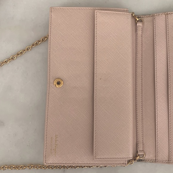 Ferragamo Vara Wallet on Chain - Picture 7 of 13